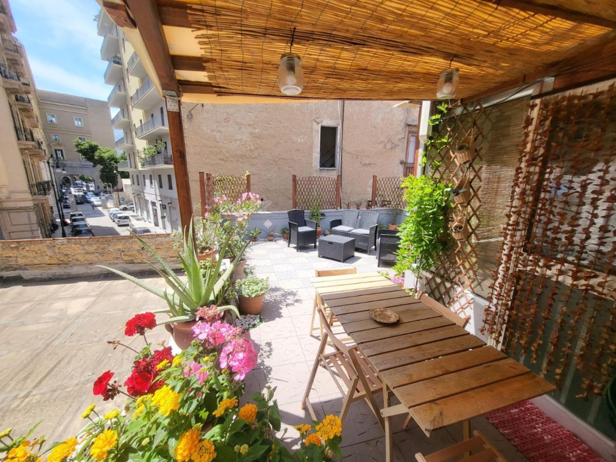 Casetta Poli- Appartamento Con Terrazza - Centro Storico Palermo Kültér fotó
